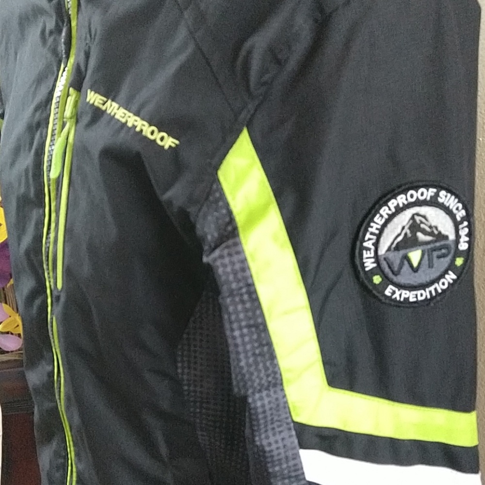 Weatherproof boys jacket - Picture 2 of 6